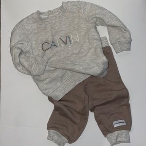 Neutral Calvin Klein Set 6/9 mos